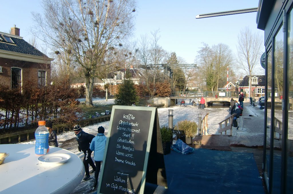 IJspret op de Murk, gezien vanaf Kluunterras van Café Bar De Moarkswâl (Trudi) by Trudi