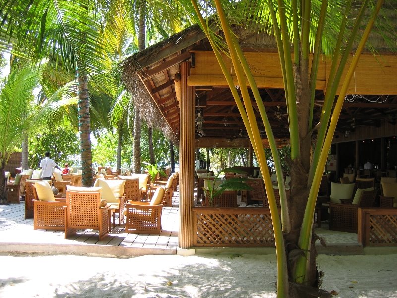 Coffeeshop, Reethi Beach, Baa Atoll, Maldives / Malediven by www.malediven-bilder…