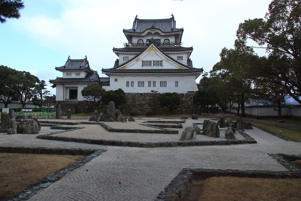 Garden of the Eight Battalions, Kishiwada-jyo Castle by Yuichi Azuma