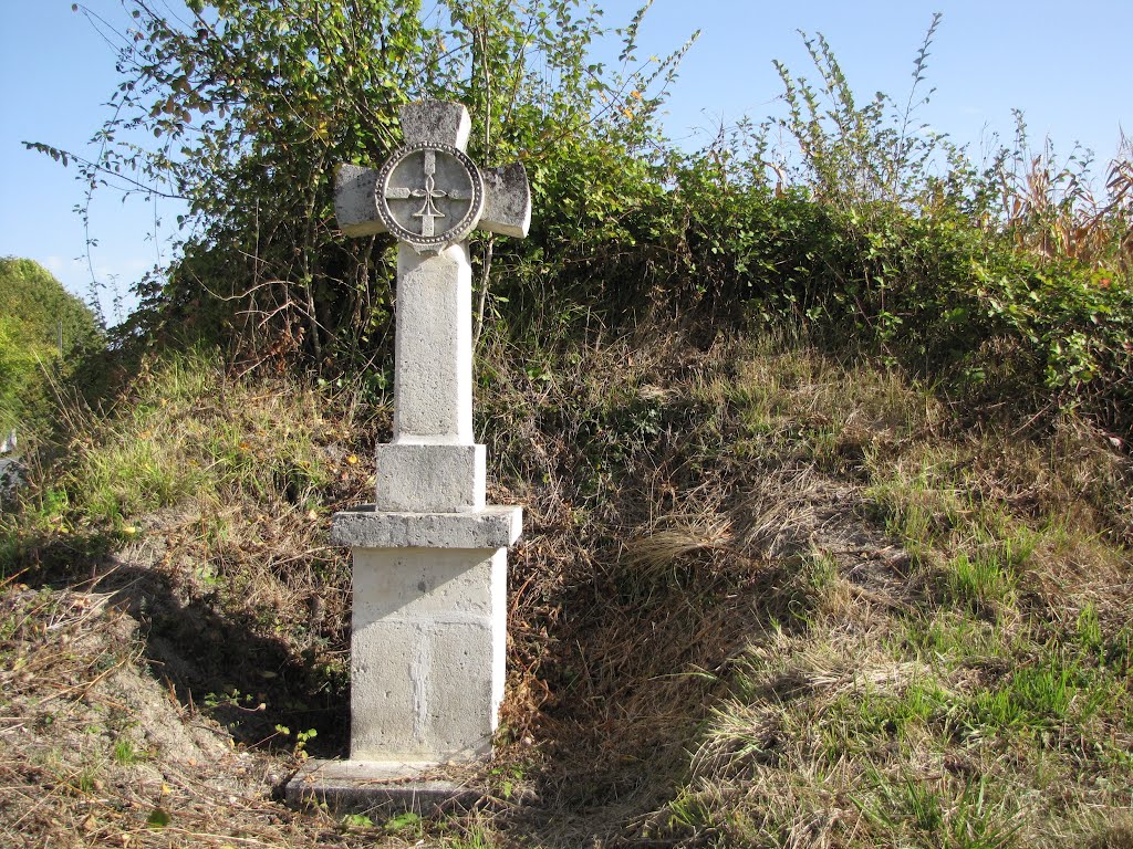 Croix de la Longue - Coutures - Dordogne by Max d'Arrieutort