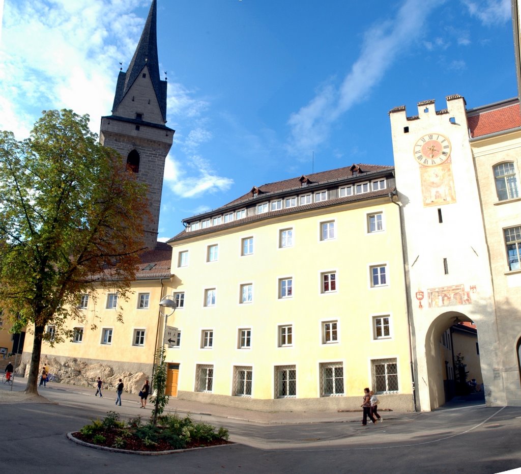 Brunico, le Orsoline e la Porta d'accesso al Vicolo Posteriore by Stefano Procacchia