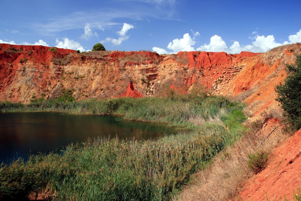 Vecchia cava di bauxite by margellano