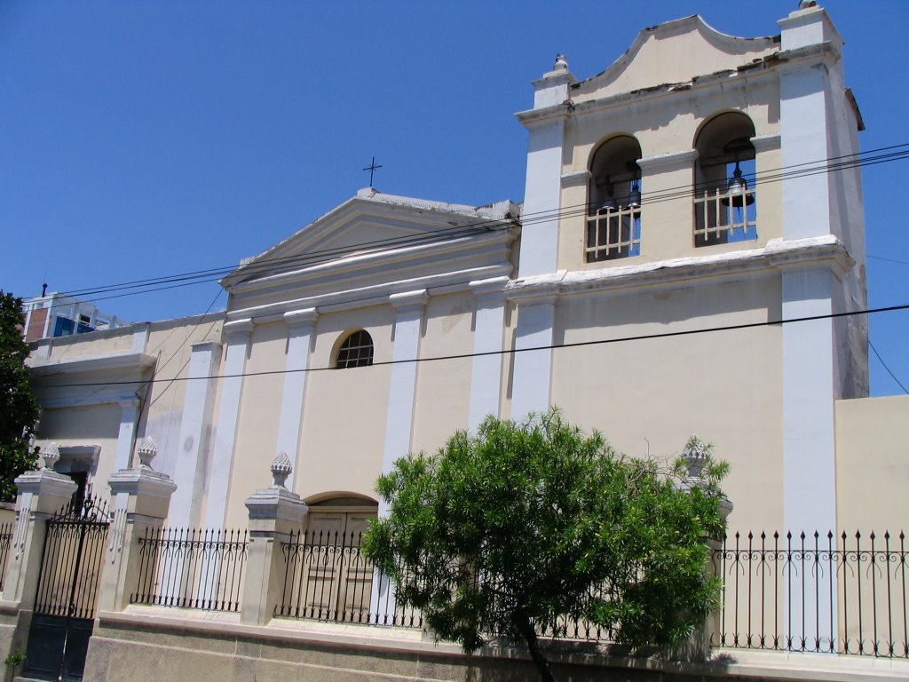 Capilla Colegio del Huerto FASTA by niatoluque