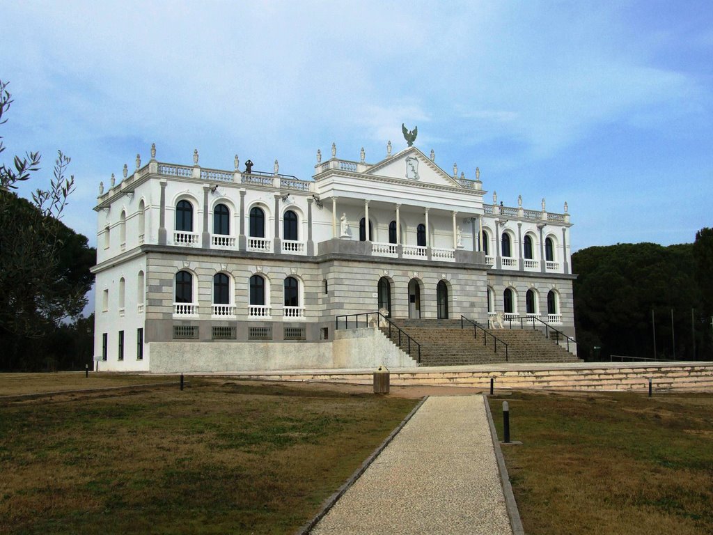 Palacio del Acebrón Sp. by Jan Brontsema