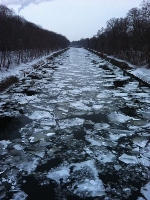 Teltowkanal mit Eisschollen by B.C.Troetschler