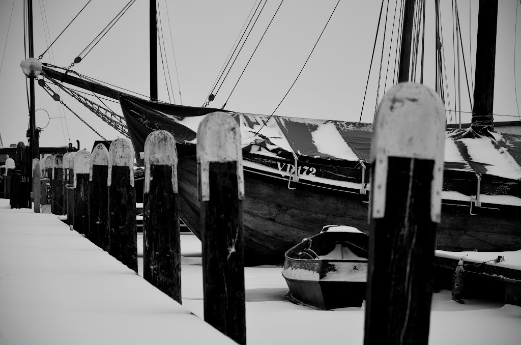 VD172 in harbour of Volendam by Jack Koning