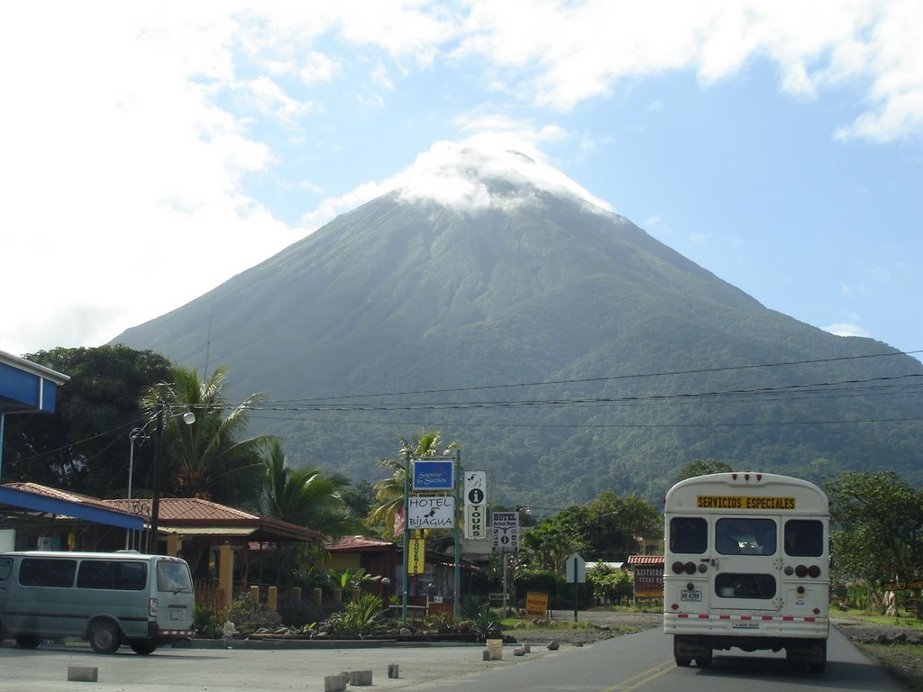 La Fortuna, Arenal volcano by IrenaM