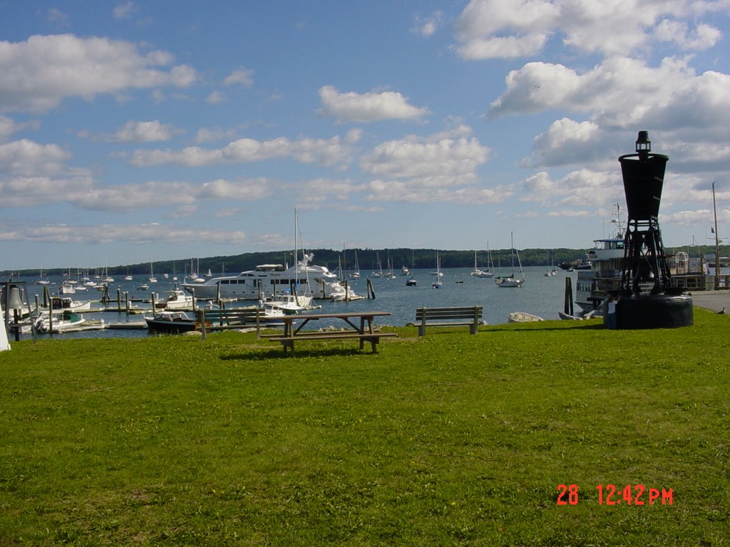 Park near The Landings Restaurant by texan632