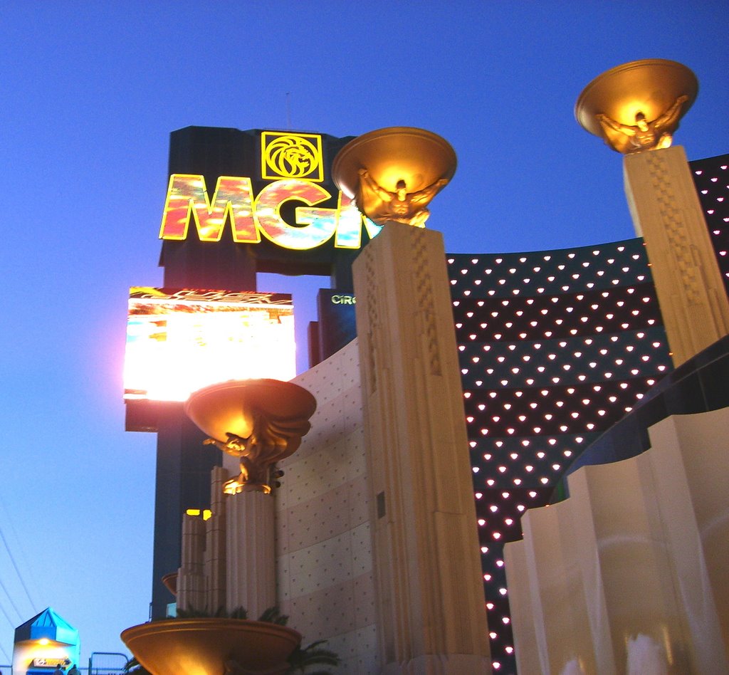 MGM Hotel & Casino by perezmontejo