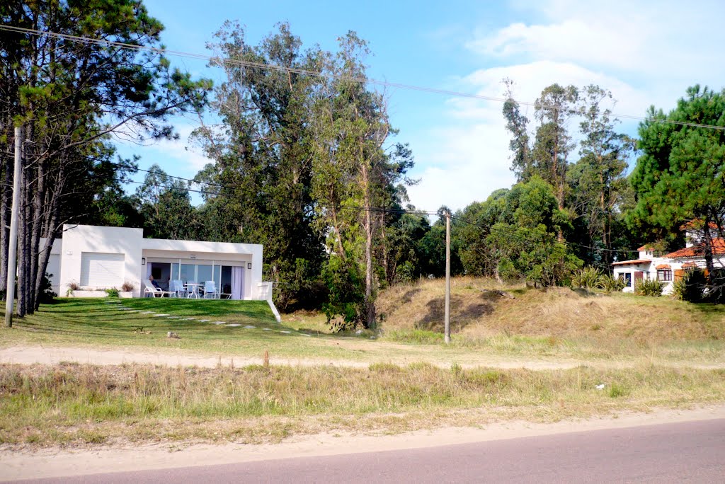 Casa vista desde Rambla de Atlántida Ruta 10 Canelones Uruguay by servicioti