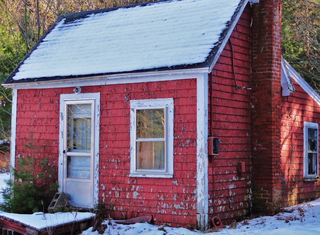 Little red shack by Taoab