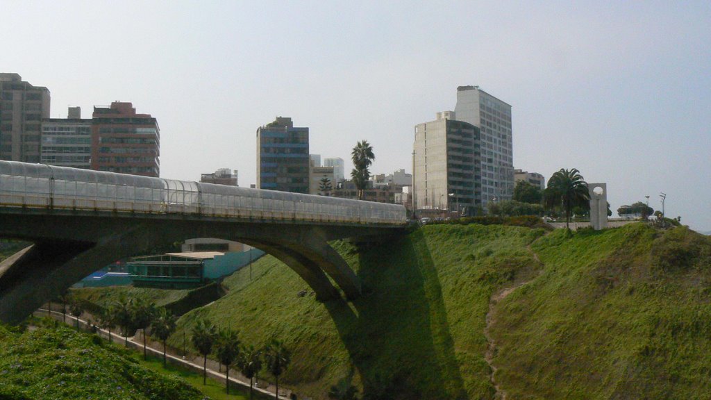 Villena bridge, Miraflores, Lima. by Nicola e Pina Peru 2007