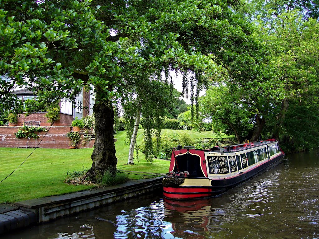 Worcester & Birmingham Canal by Yanat