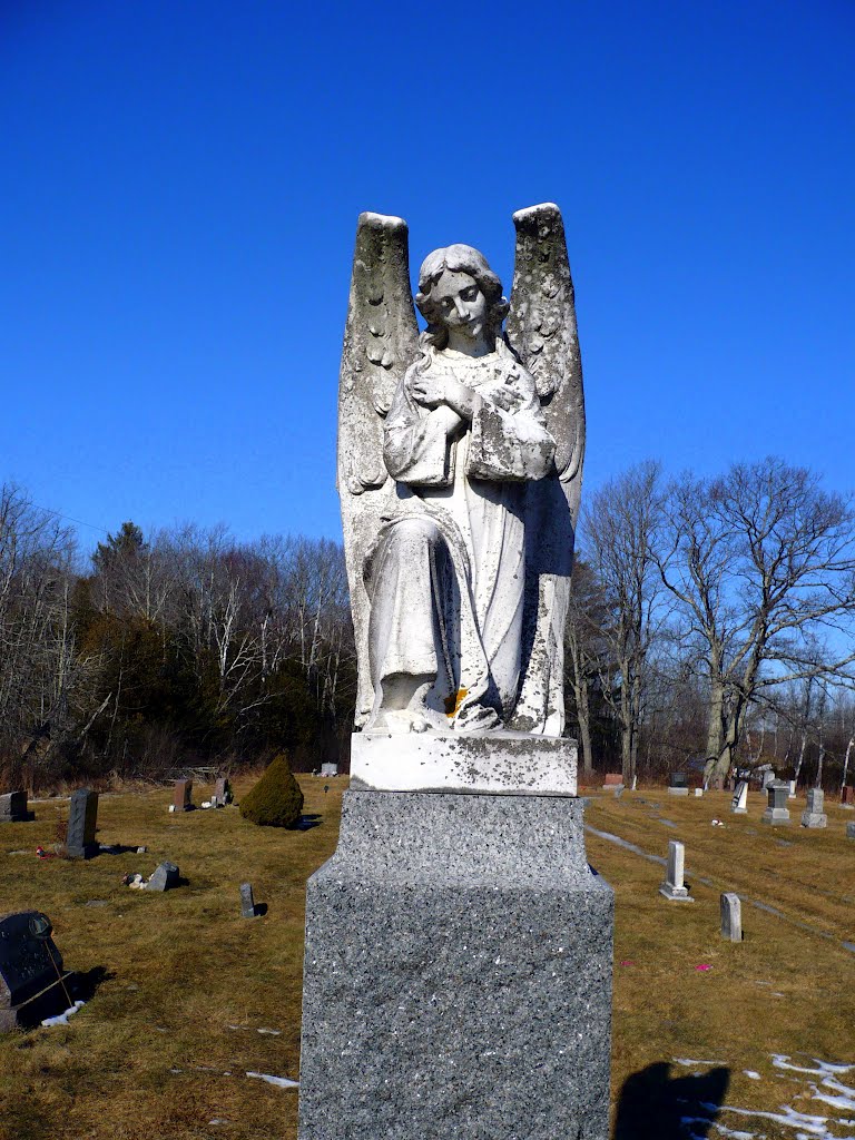 Grove Cemetery in Belfast, Maine, U.S.A. by MementoMori