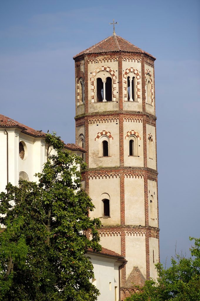 Campanile a pianta ottagonale dell'abbazia di Lucedio by spin360