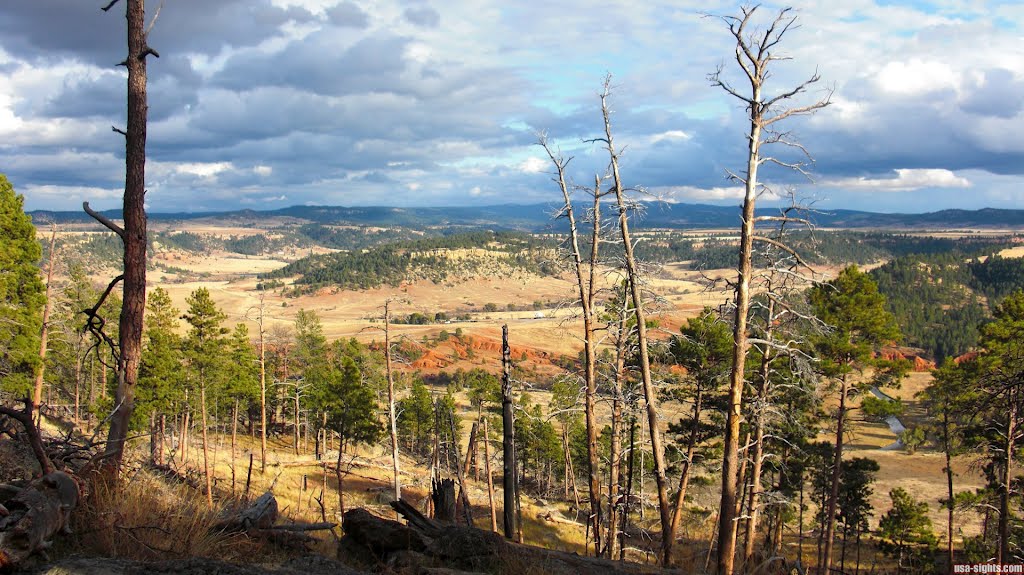 Devils Tower National Monument by usa-sights.com