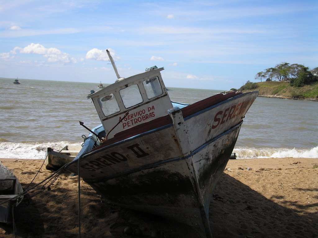 Barco em Macaé RJ by Angelo Leonardo