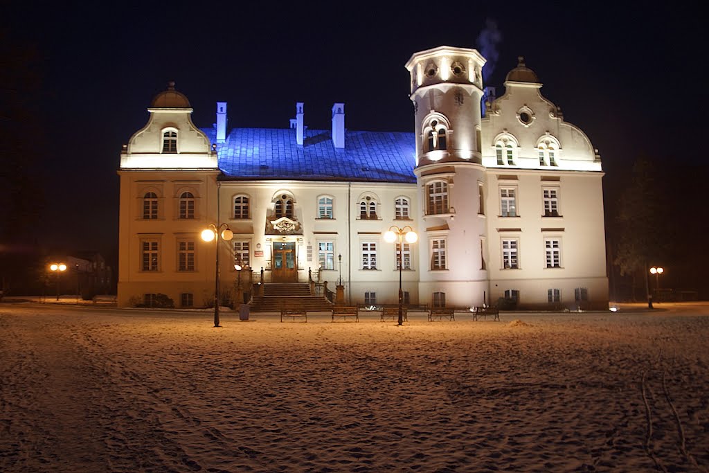 Palace at night by mariusz2208