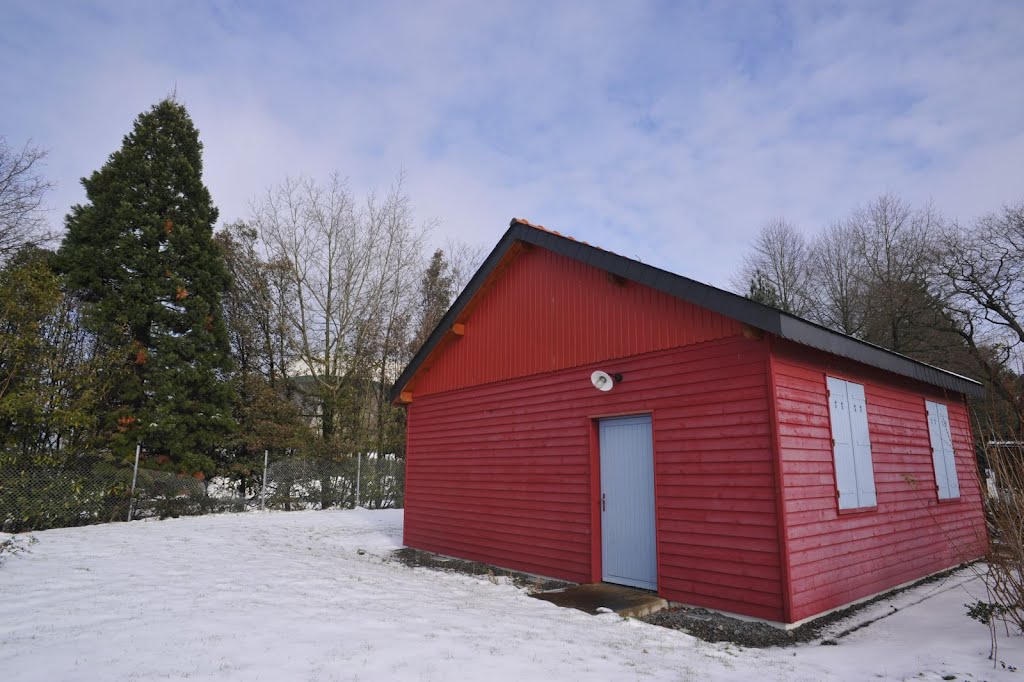 Maison ouvrière des Batignolles sous la neige by yann.tacher