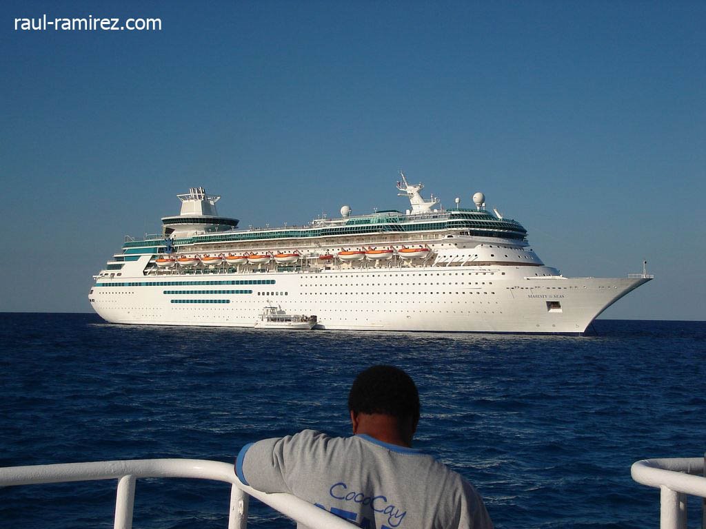 Majesty of the seas at coco cay by raul-ramirez.com