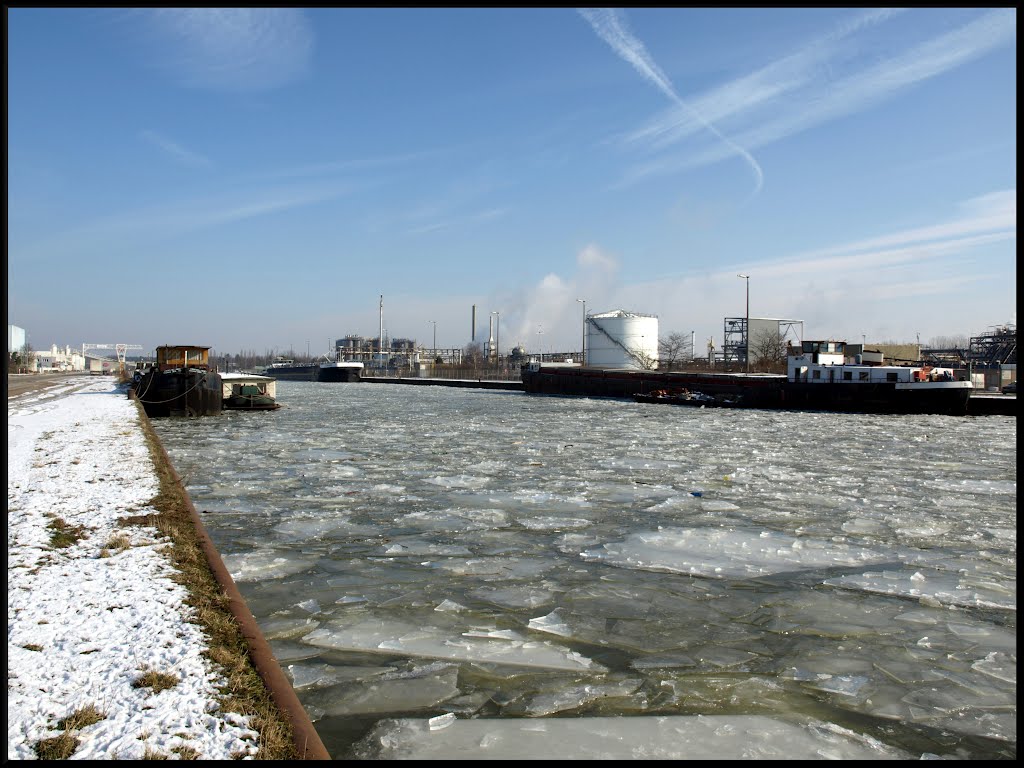 Tessenderlo, harbour on the Albert canal by ceesmes