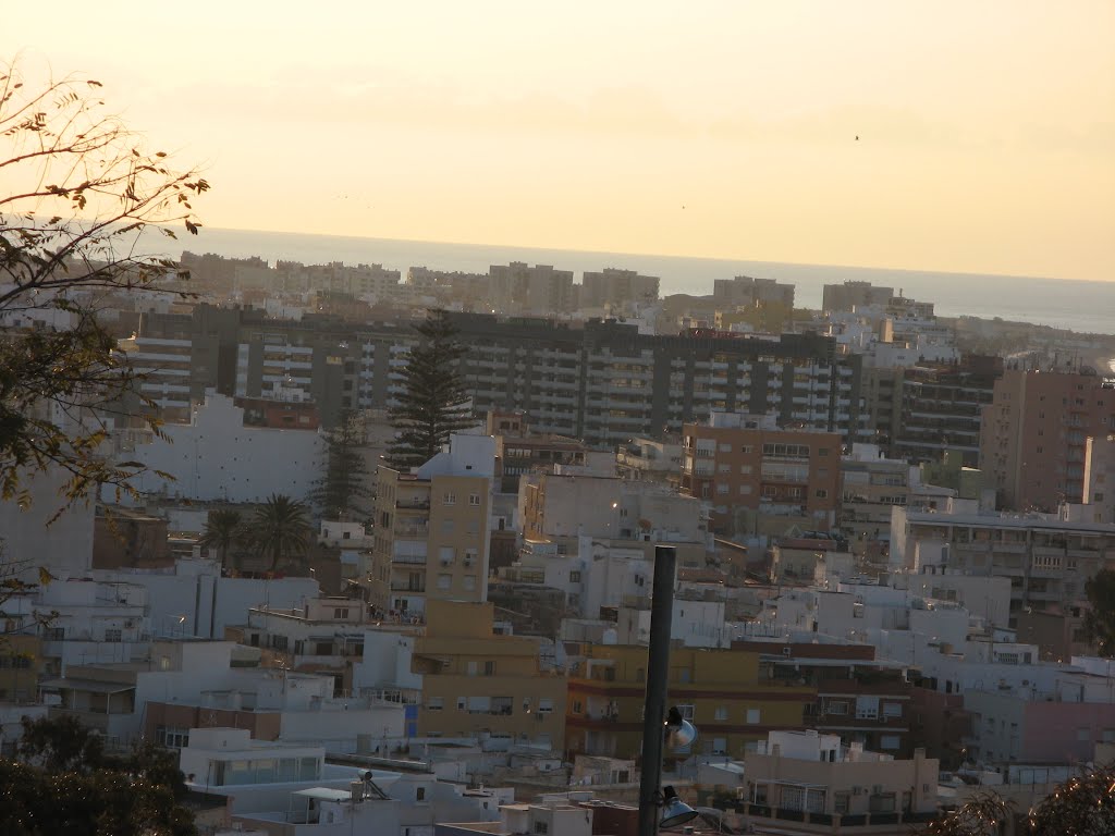 Vista de Almeria desde la Alcazaba by José Angel, delapeca