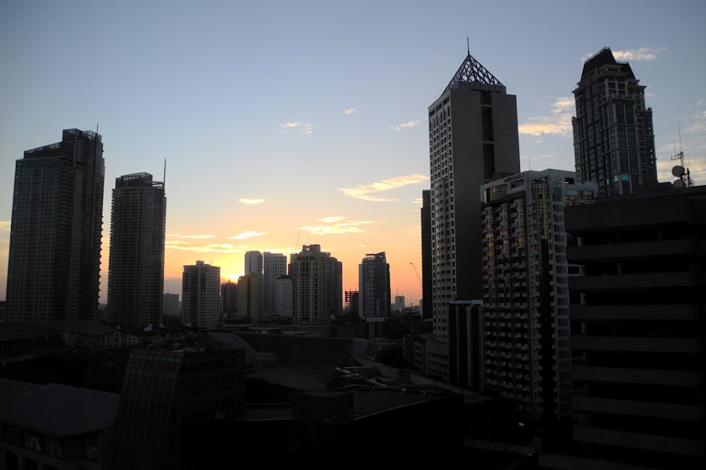 Sunset, Makati City by JohnMuzi