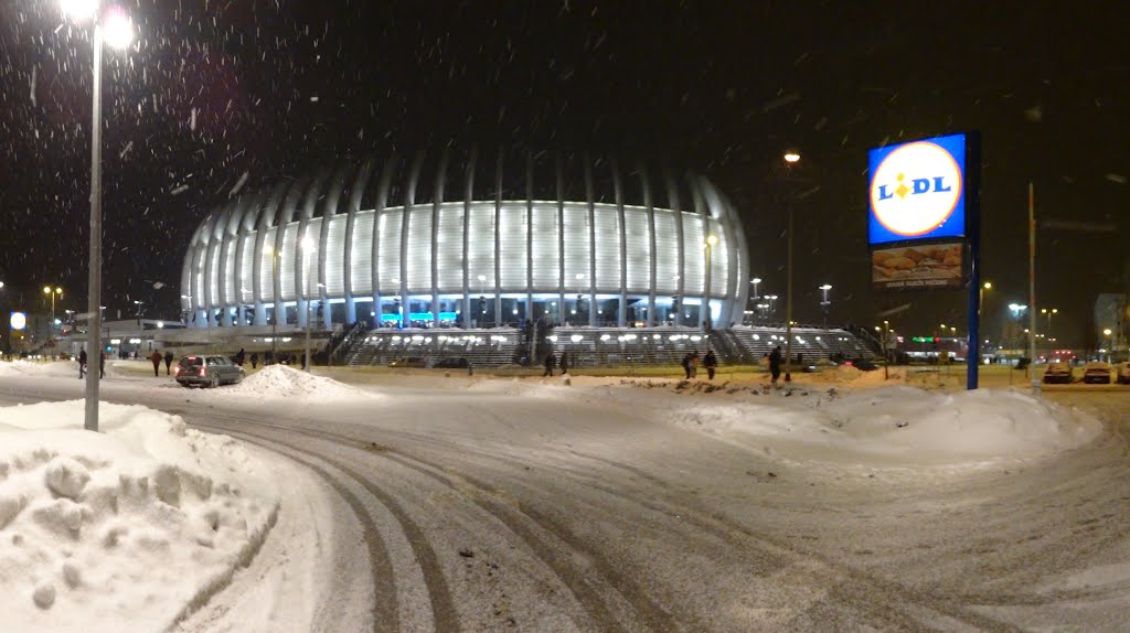 Arena Zagreb u snijegu by Sabedinovski