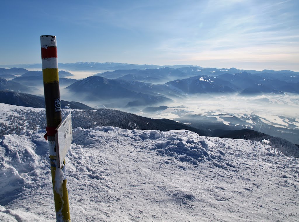 Veľký Kriváň, v pozadí Veľká Fatra by < JOKO >