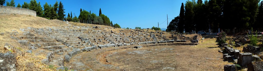 Το αρχαίο θέατρο του Ορχομενού - The ancient theatre of Orchomenos by Elen Val