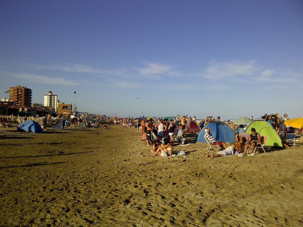 Villa Gesell - Febrero 2012 by Martín Otero