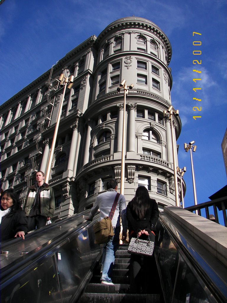 Tenderloin, San Francisco, CA, USA by QUIQUE MORAN