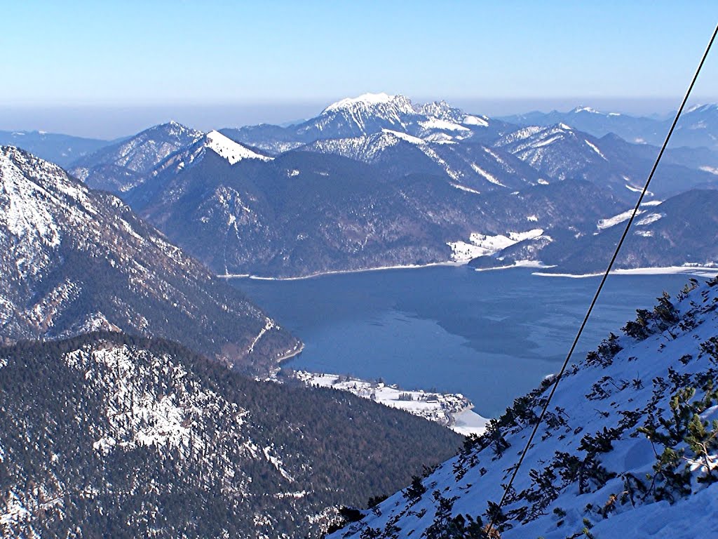 Simetsberg; Blick zum Walchensee by dietmarproske