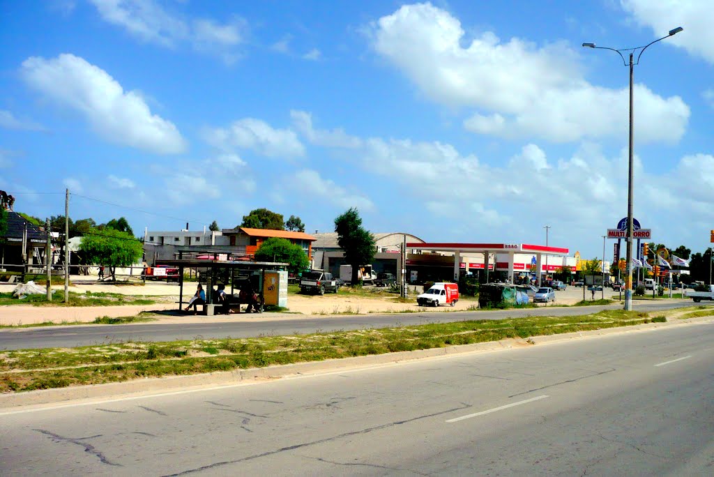 Vista del lado Sur de La Ciudad de la Costa desde Avenida Giannattasio by servicioti