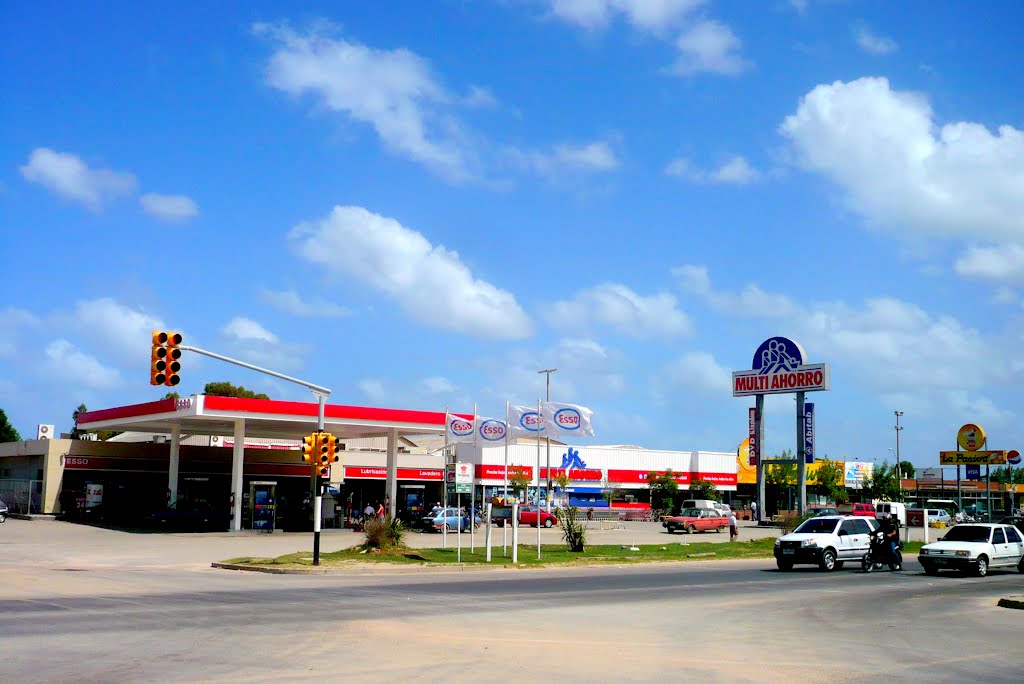 Estación de Servicio ESSO Vista del lado Sur de La Ciudad de la Costa desde Avenida Giannattasio by servicioti