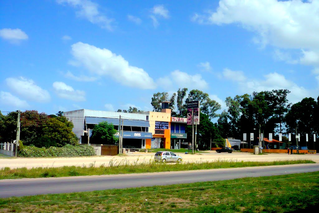 Vista del lado Sur de La Ciudad de la Costa desde Avenida Giannattasio by servicioti