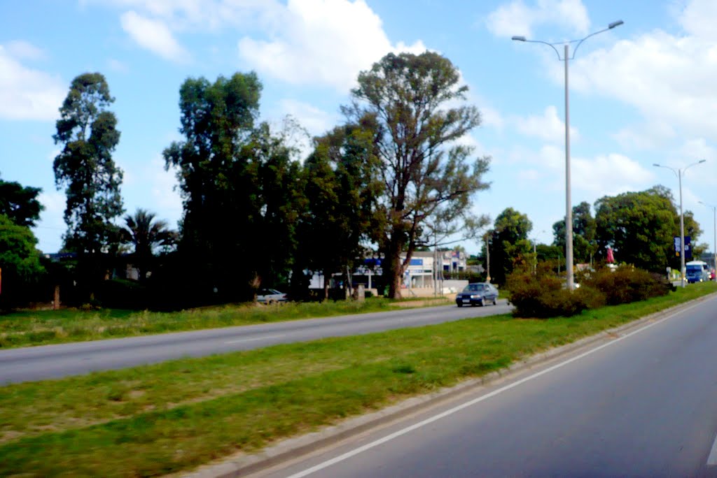 Vista del lado Sur de La Ciudad de la Costa desde Avenida Giannattasio by servicioti