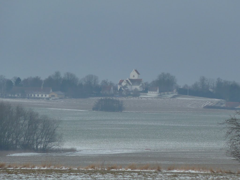 Udsigt til Finderup Kirke by lhoffc