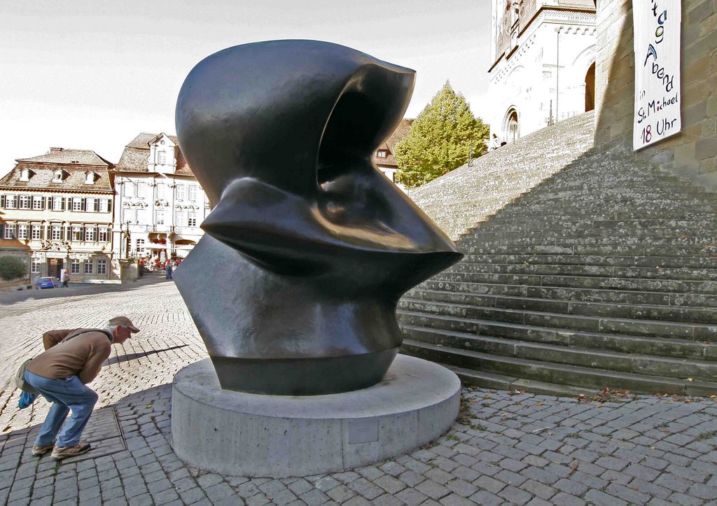 Schwäbisch Hall, Henry Moore 1 by Bernhard Zinnau