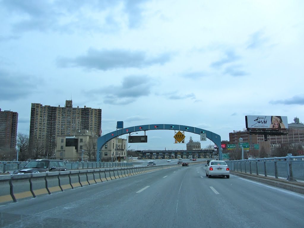 Benjamin Franklin Bridge by Adam Elmquist