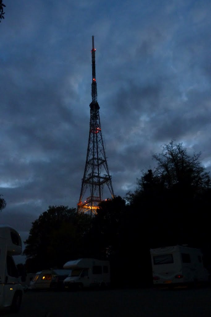 Crystal Palace TV transmiter, London by Linbery