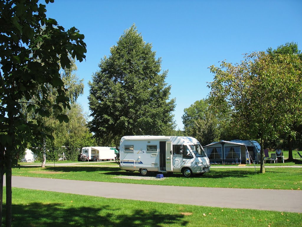 Stellplätze Camping Sempach by 600m