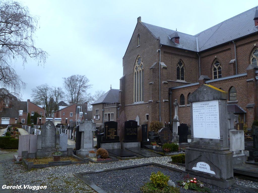 Kerkhof rond de Kerk...Amby Feb. 2012 by Gerold Vluggen