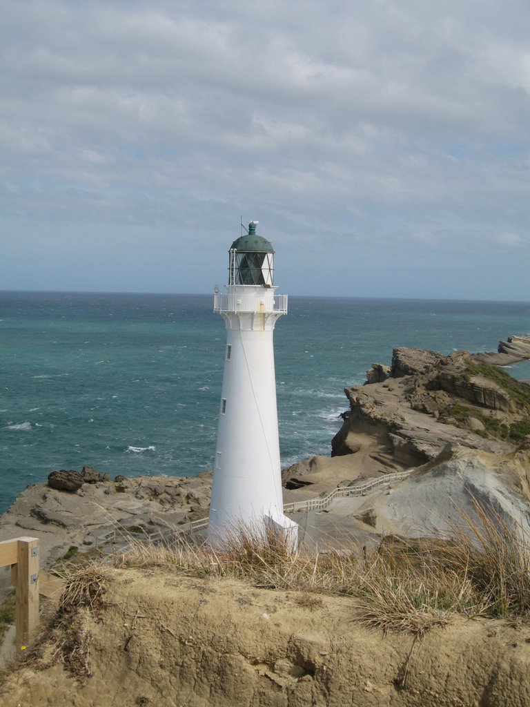 Castlepoint Lighthouse by mariekeev