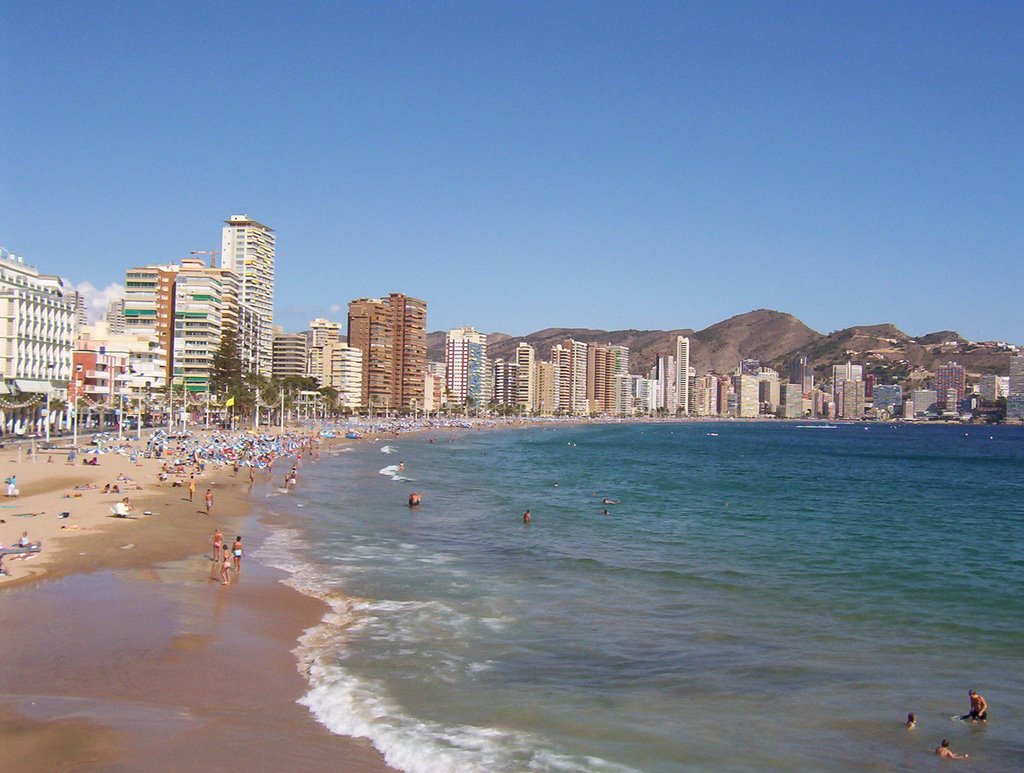 Benidorm partja / The Coast of Benidorm by Reni & Krisz