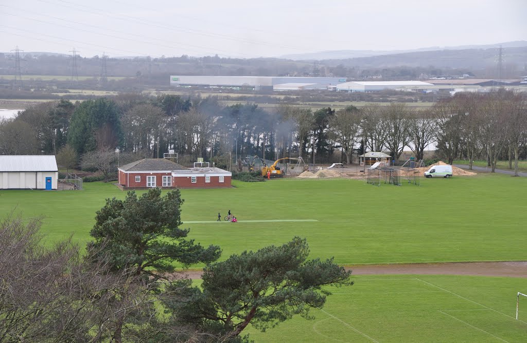 Beachley : Open Space & Building by A Photographer