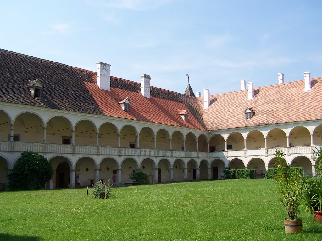 Sopronkeresztúr, Nádasdy-Eszterházy-kastély by 🌄 SzaniUherkovich