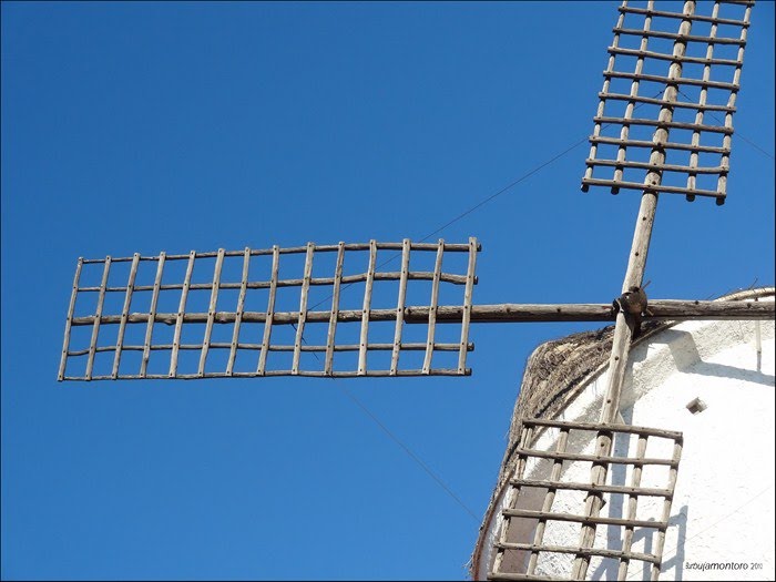 Molino de Viento Tres Molinos , Esplugas de Llobregat, Barcelona by BurbujaMontoro.