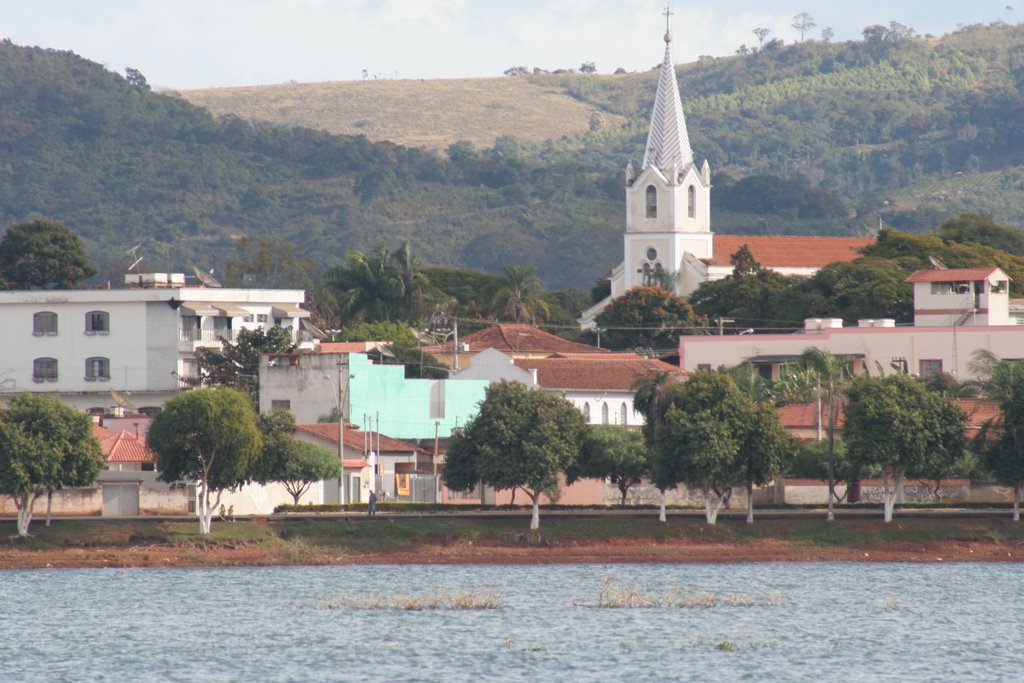 CAMPO DO MEIO - MG- BRASIL - VISTA DO LAGO DE FURNAS E IGREJA MATRIZ by Edu Lacerda