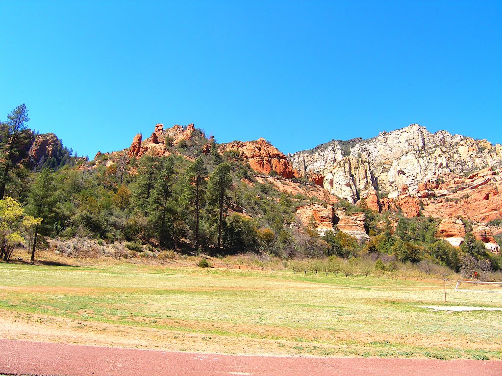 Canyon walls to the west by MAL10587